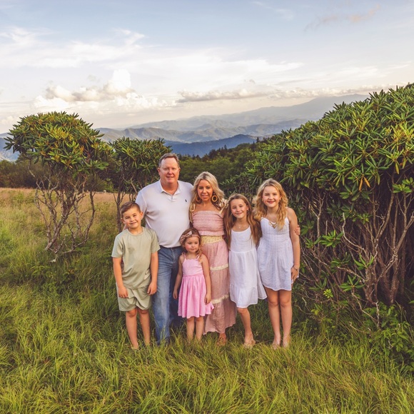 Meet your Posher, Audra - Picture 2 of 2